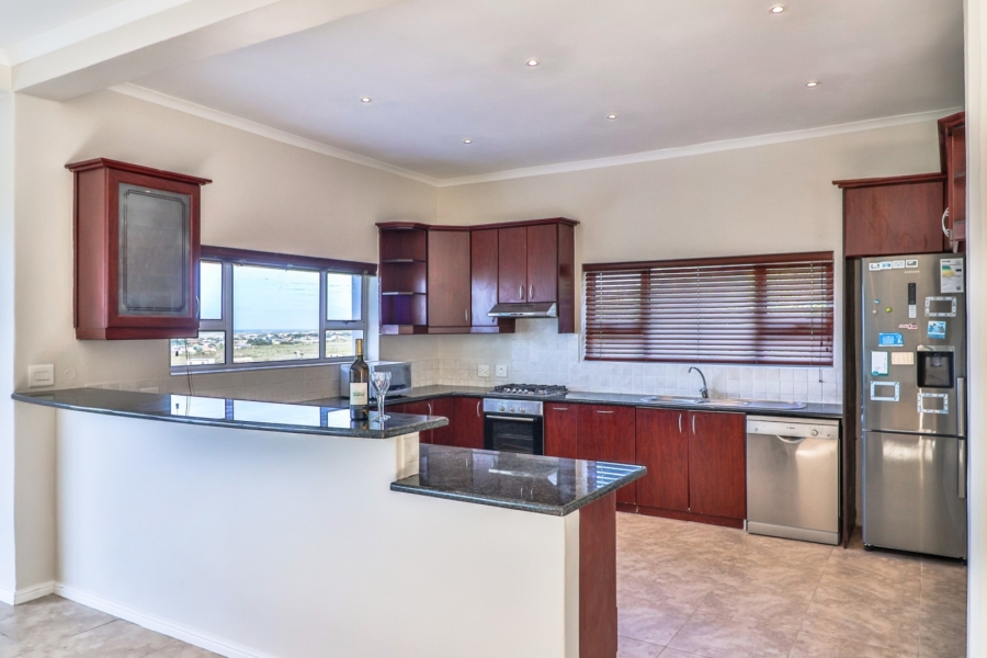To Let 6 Bedroom Property for Rent in Bettys Bay Western Cape